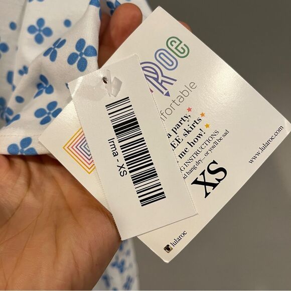 LuLaRoe Irma short sleeve floral print oversized top size extra small - Picture 5 of 10